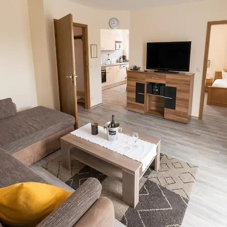 アパート ガストホフ ペンション ウンド フェヴォス ツル ツウィーレ ヴィリンゲン